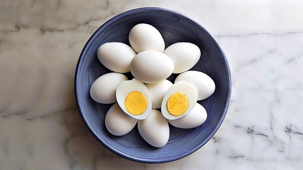 يعتبر بيض الدجاج منتجًا ضروريًا في النظام الغذائي الكيميائي