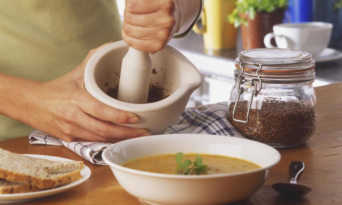 أضف بذور الكتان إلى الحساء من أجل وظيفة جيدة للأمعاء